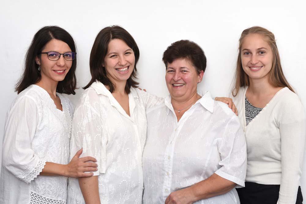 Társulat Női Tagjai.jpg